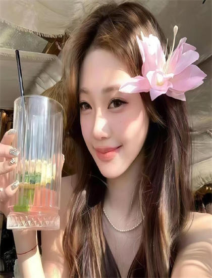 解读《我和她的传奇情》：多重角度解构分析与思考